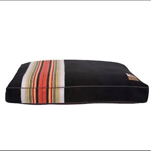 Pendleton Acadia National Park Dog Bed, 40" L x 32" W Large Size
